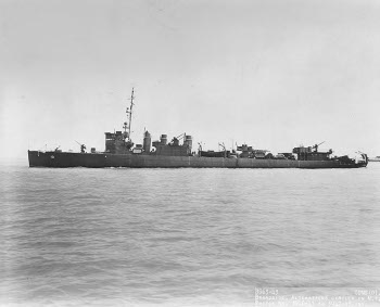 Photograph of a fast minesweeper