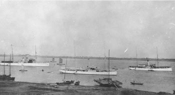 Photograph of Hangchow waterfront in the 1920s