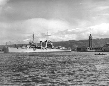 Photograph of USS Honolulu at Honolulu Harbor