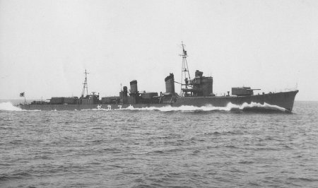 Photograph of Shiratsuyu-class destroyer