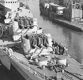 Photograph of 6"/47 gun turrets on a Cleveland class light cruiser